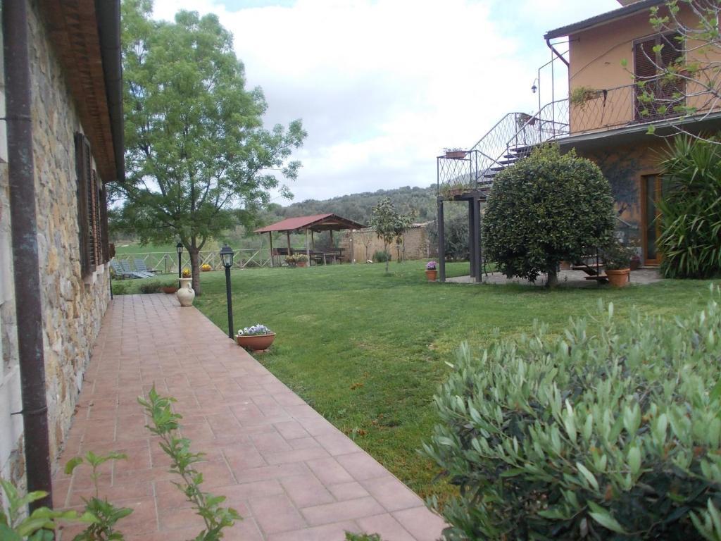 Agriturismo La Valle Degli Ulivi Semproniano Exterior photo